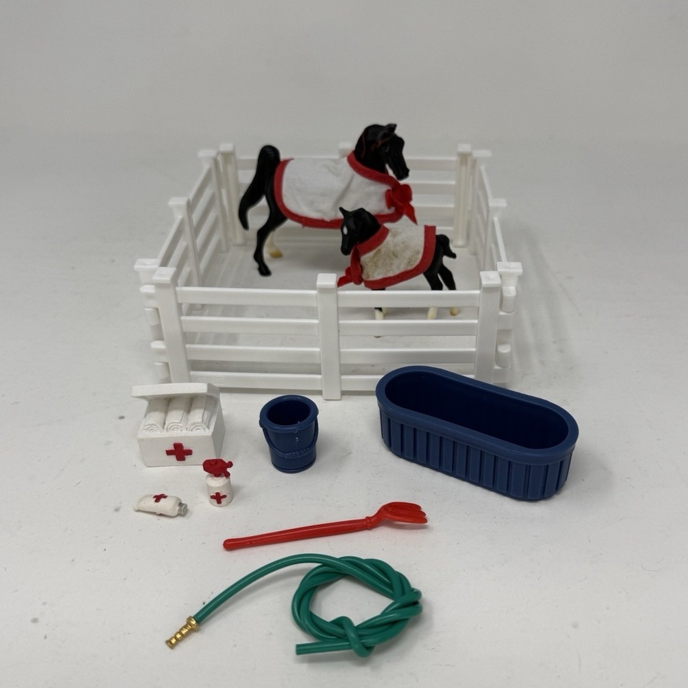 Breyer Horses 5309 Horspital Play Set G2 American Saddlebred G2 Scrambling foal